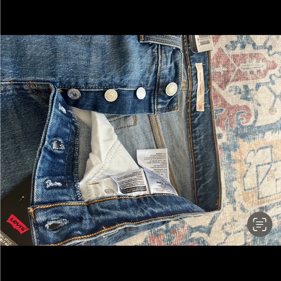 NWT Levi’s Wedgie Straight Premium Denim Jeans - Picture 6 of 9